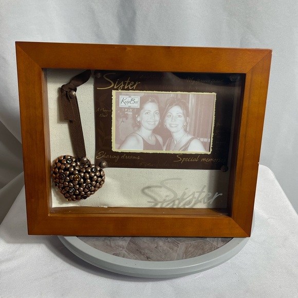 Pavilion Gift 2006 Sister Shadowbox Frame with Hanging Heart  Photo - Picture 1 of 12